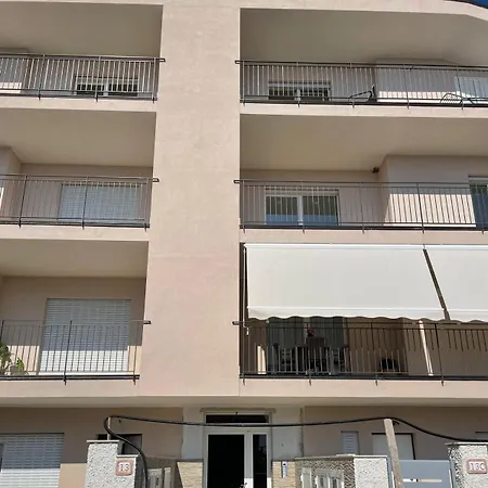 Daire Modern With Private Garden *